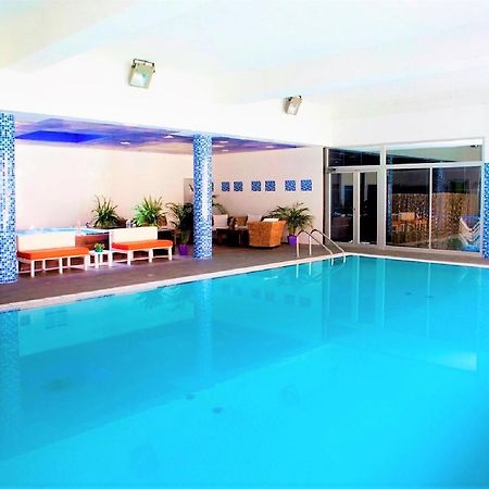 Familidays 020 Aqquaria Apartment Салоу Екстериор снимка